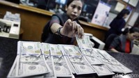 Sejak awal pekan ini, dolar AS sudah menekan rupiah 1,3%.