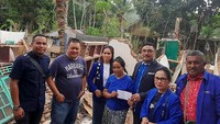 Mereka menyalurkan bantuan itu secara langsung dan melihat kondisi para pengungsi disana. Foto: dok. GAMKI