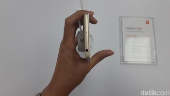 Tersedia penyimpanan internal 16 GB dengan slot micro SD hingga 256GB. (Foto: detikINET/Virgina Maulita Putri)