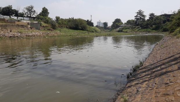 Penampakan terkini Kali Bekasi 