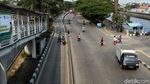 JPO Nyaris Roboh Masih Diperbaiki, Warga Terpaksa Nyebrang di Jalan