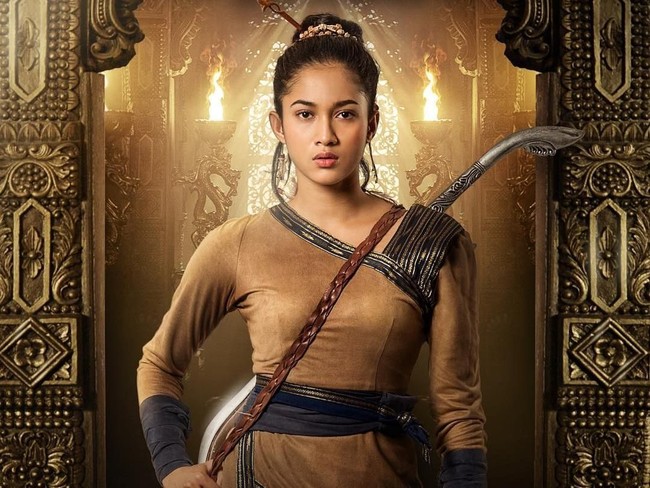 Ini Aghniny Haque pemeran Rara Murni di film Wiro Sableng. Film dengan genre laga ini merupakan debut pertama Aghniny di dunia seni peran. Foto: Instagram @aghninyhaque