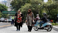 Pelican crossing dibuat sebagai pengganti jembatan penyeberangan orang (JPO) yang telah dibongkar.