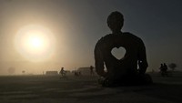 Diselenggarakan sejak tahun 1989, festival Burning Man tahun ini mengusung tema I Robot. Seperti sebelumnya, festival tahun ini kembali diadakan di gurun Black Rock City, Nevada, Amerika Serikat (@nina/Instagram)