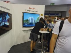 Penampakan Televisi 8K Super Cemerlang Samsung dan LG