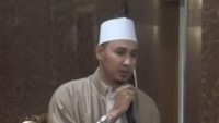 Selamat berbahagia ya Habib Usman dan Kartika Putri. Foto: Habib Usman (YouTube)