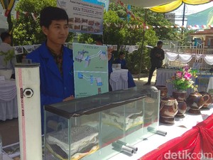 Mahasiswa di Karawang Jernihkan Air Kotor Menggunakan Arang