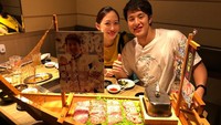 Meski baru berusia 24 tahun, tapi Daiya sudah menikah dan menjadi seorang ayah. Bersama sang istri, Daiya sering makan malam dengan hidangan yakiniku khas Jepang. Foto: Instagram @daiya_seto