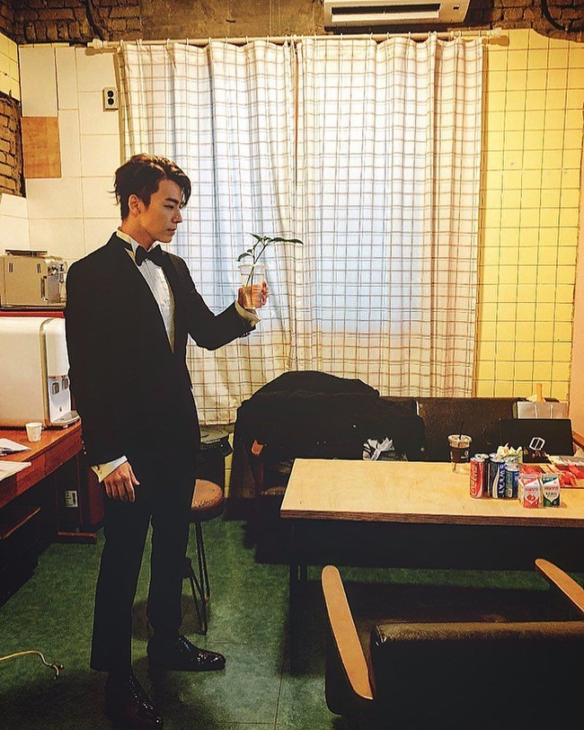 Memiliki tubuh atletis, pria tampan dengan tinggi badan 175 ini memulai kariernya bersama Super Junior setelah memenangkan Youth Best Contest yang digelar SM Entertainment. Foto: Dok. Instagram