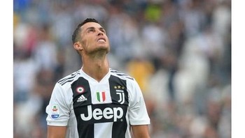 Mendengar anaknya mencetak banyak gol, Ronaldo dikabarkan bakal pindah agar tida menjadi bayang-bayang dari anaknya. Foto: Istimewa
