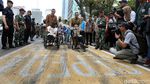 Anies Resmikan Jalur Khusus Disabilitas di Halte TransJ Bank Indonesia