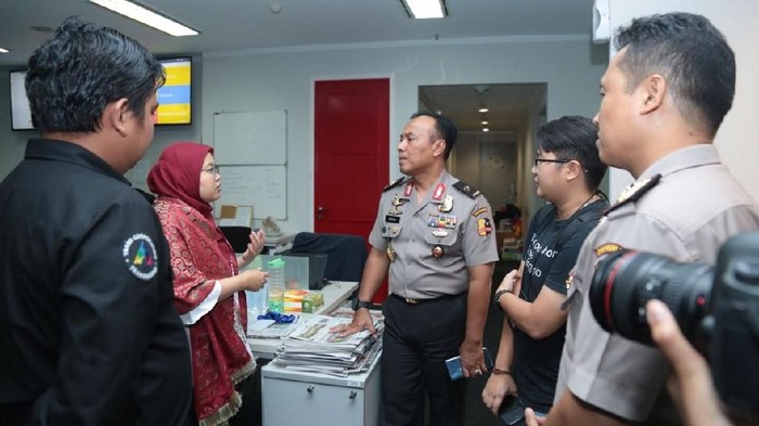 Jurus Polri Tangkal Hoax di Medsos