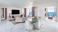 Di posisi sepuluh diraih oleh St. Regis yang berada di bawah Marrriott International. Brand ini dikenal dengan resort dan hotelnya yang mewah. (St. Regis)