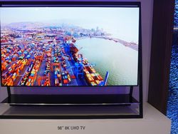 Penampakan Televisi 8K Super Cemerlang Samsung dan LG