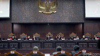 Sembilan orang hakim Mahkamah Konstitusi (MK) menggelar sidang pembacaan putusan sengketa Pilkada di Kabupaten Sampang, Madura, Jawa Timur, Rabu (5/9/2018).