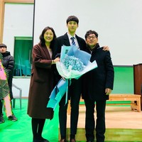 Ini foto Lim Sung Jin saat baru lulus SMA awal tahun ini. Foto: Instagram @limsungjinn