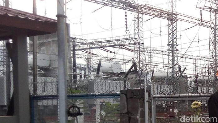 Gardu listrik PLN