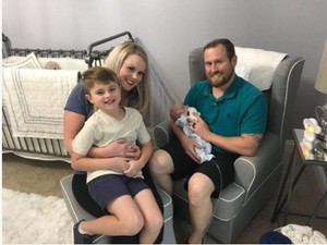 Kisah Bayi yang Lahir dengan Bobot 0,3 Kg dan Lulus dari NICU