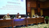 Menteri Keuangan Sri Mulyani Indrawati, Menko Perekonomian Darmin Nasution, Menteri Perdagangan Enggartiasto Lukita, dan Menteri Perindustrian Airlangga Hartarto mengumumkan pajak impor 1147 barang konsumsi naik hingga 10%. Istimewa/Kementerian Keuangan.