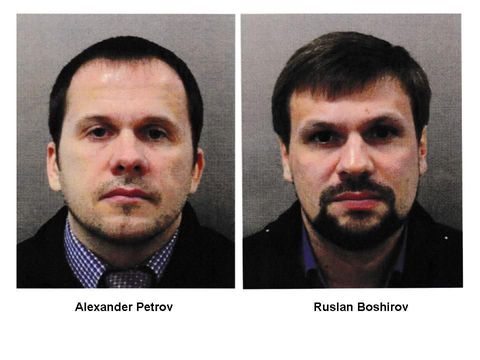 Alexander Petrov (kiri) dan Ruslan Boshirov (kanan) dalam foto yang dirilis otoritas Inggris