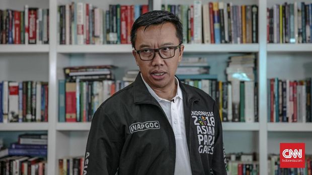 Menpora Imam Nahrawi menyaksikan laga Timnas Indonesia U-22 vs Thailand di Kamboja.