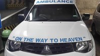 Sepertinya ambulans satu ini tidak ke rumah sakit. (Foto: Instagram)