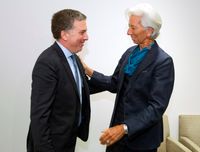 Menteri Keuangan Nicolas Dujovne dan Direktur Pelaksana IMF Christine Lagarde
