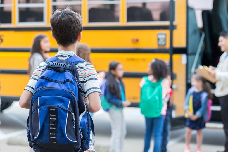 ilustrasi bus sekolah. Foto: Istock ilustrasi bus sekolah. Foto: Istock