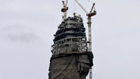 Dengan ketinggian 182 meter, patung ini mengalahkan patung Buddha di China yang memiliki ketinggian 128 meter. REUTERS/Amit Dave.