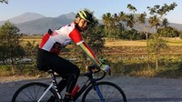 Selain suka traveling, Ganjar juga gemar bersepeda. Ini fotonya saat mengikuti Tour de Borobudur (@ganjar_pranowo/Instagram)