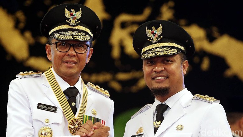 Jawab Kritik Keras Ada 2 Gubernur di Sulsel, Wagub: Itu Cuma Isu Jawab Kritik Keras Ada 2 Gubernur di Sulsel, Wagub: Itu Cuma Isu