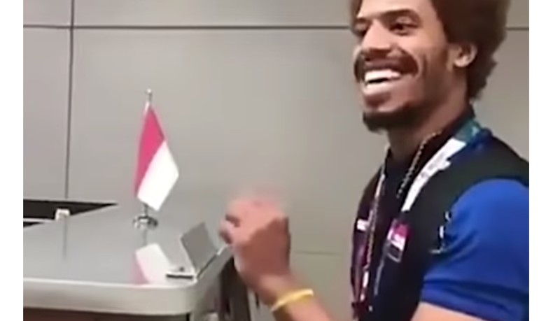 Cerita di Balik Atlet Irak Nyanyi Indonesia Raya di Imigrasi Bandara Cerita di Balik Atlet Irak Nyanyi Indonesia Raya di Imigrasi Bandara