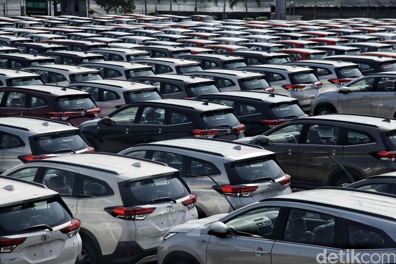 Ekspor Toyota Rush. Foto: Pradita Utama Ekspor Toyota Rush. Foto: Pradita Utama
