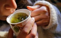 Sering Konsumsi Teh Herbal, Wanita Muda Ini Alami Kerusakan Otak