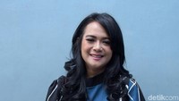 Shezy Idris membawa kabar keretakan rumah tangganya dengan sang suami. Foto: Shezy Idris (Noel/detikHOT)