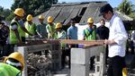 Saat Jokowi Blusukan ke Proyek Rumah Tahan Gempa di Lombok