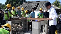 Kementerian PUPR sendiri telah menerjunkan sebanyak 400 insinyur muda CPNS, dibantu oleh mahasiswa dan unsur relawan dalam mendampingi masyarakat selama masa pembangunan RISHA. Istimewa/Biro Pers Setpres.