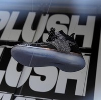 Pada 2011, Nike pernah dikecam karena mengganti slogan Just Do It pada produk-produk mereka dengan kata Dope, Get High dan Ride Pipe.  Banyak yang tak setuju dengan perubahan tersebut karena kata-kata itu lekat dengan penggunaan narkoba. (Foto: Getty Images)