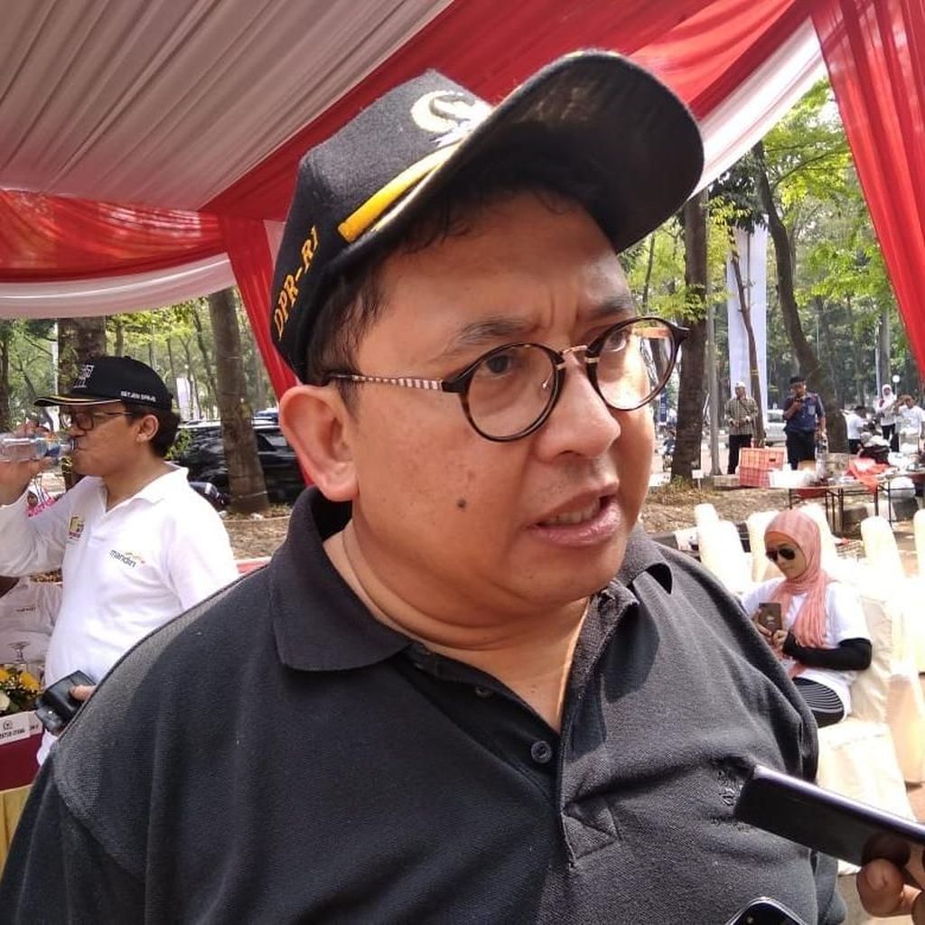 Fadli Zon Tuding Projo Kampungan karena Provokasi SBY Fadli Zon Tuding Projo Kampungan karena Provokasi SBY
