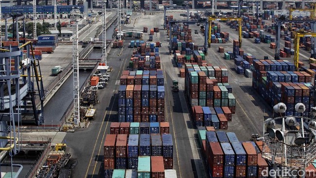 Sandi Sentil Neraca Dagang Tekor US$ 8 M, Ini Jawaban Jokowi