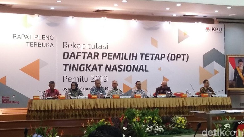 KPU Tetapkan DPT Pemilu 2019 Sebanyak 185 Juta Pemilih KPU Tetapkan DPT Pemilu 2019 Sebanyak 185 Juta Pemilih