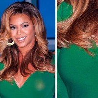 Gaun dan busana yang dipakai para selebriti selalu terlihat bagus. Tak selalu karena desainnya bagus, kadang kesempurnaan itu dibantu oleh alat-alat pendukung seperti double tape. Beyonce pernah memakai double tap di bagian dada yang sayangnya sempat kelihatan. Foto: East News