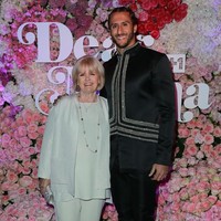 Colin Kaepernick sendiri lahir dari orangtua ras campuran. Ibunya, Heidi Ruso, seorang kulit putih. Sedangkan ayahnya yang sudah meninggalkannya sebelum dia lahir, keturunan Afrika-Amerika. Foto: Getty Images
