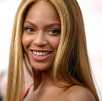 Di 2003, Beyonce memulai debut solonya. Saat itu ia menyanyikan hits lagu Dangerously in Love. Inilah penampilan Beyonce di tahun itu.  Foto: Getty Images