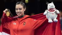 Lindswell Kwok dibrei predikat ratu wushu Indonesia. Dia tak hanya menjadi yang terbaik di level Asia, namun juga dunia.  (ANTARA FOTO/INASGOC/Ismar Patrizki/nak)