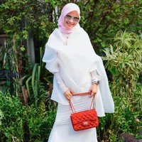 Wanita kelahiran 1984 asal Baubau ini merantau ke Makassar di usia 18 tahun. Kemudian ia melanjutkan studi di Universitas Paramadina Jakarta. Foto: Instagram/sss.suci