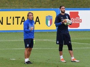 Teruslah Mainkan Pemain Muda Italia, Mancini
