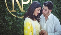 Beberapa waktu lalu Priyanka Chopra dan Nick Jonas mengumumkan kepada publik bahwa mereka berdua telah bertunangan. (instagram/priyankachopra)