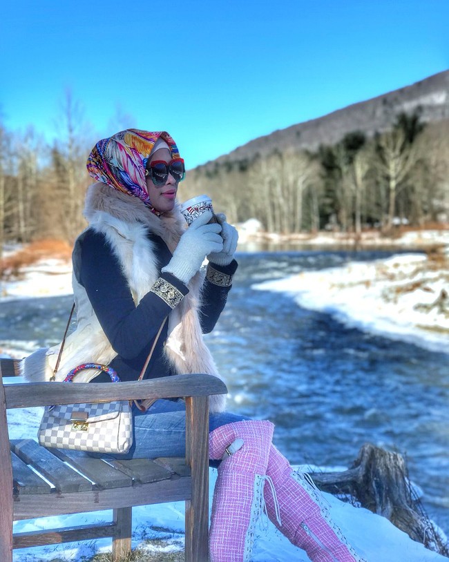 Kader Golkar cantik ini juga merupakan pengusaha. Beragam usaha di bidangnya, mulai dari mendirikan baby spa di Jakarta dan Bali hingga menjadi distributor Harley Davidson. Foto: Instagram/sss.suci