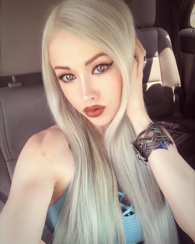 Valeria juga jadi kontroversi setelah melontarkan pernyataan bernada rasisme dalam sebuah wawancara. Kepada majalah GQ, Valeria mengatakan bahwa ras campuran (blasteran) telah membuat kecantikan manusia mengalami kemunduran Foto: Instagram